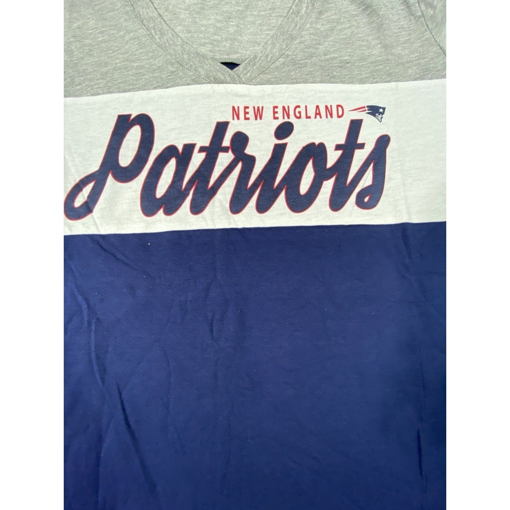 NWT New England Patriots Shirt Womens XL NFL Team Apparel V Neck Stripe Spellout